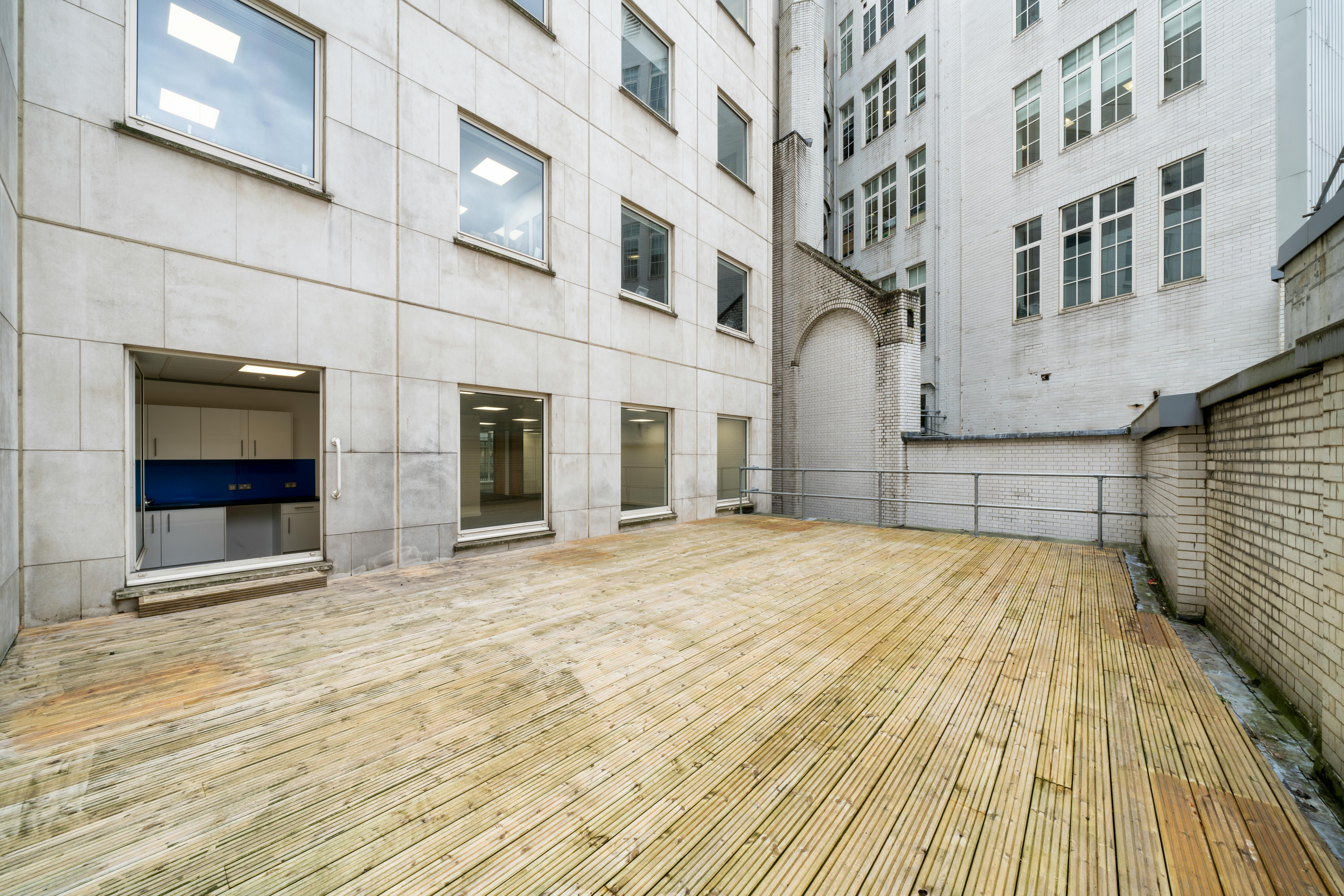 Office in London - photo 3