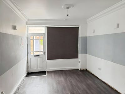 49 West Street, Rochford, Office / Retail To Let - 8c9d3bf42102.jpg