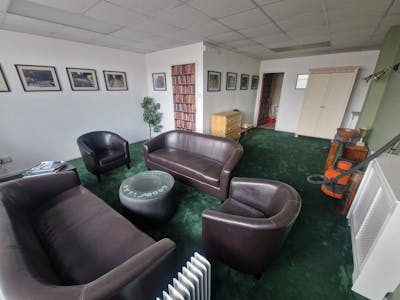 8 Stratfield Park, Waterlooville, Industrial / Warehouse For Sale - 20260211_103531.jpg