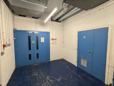 Monaco House & Unit 1B, Kings Langley, Office For Sale - PXL_20250109_093327743.jpg