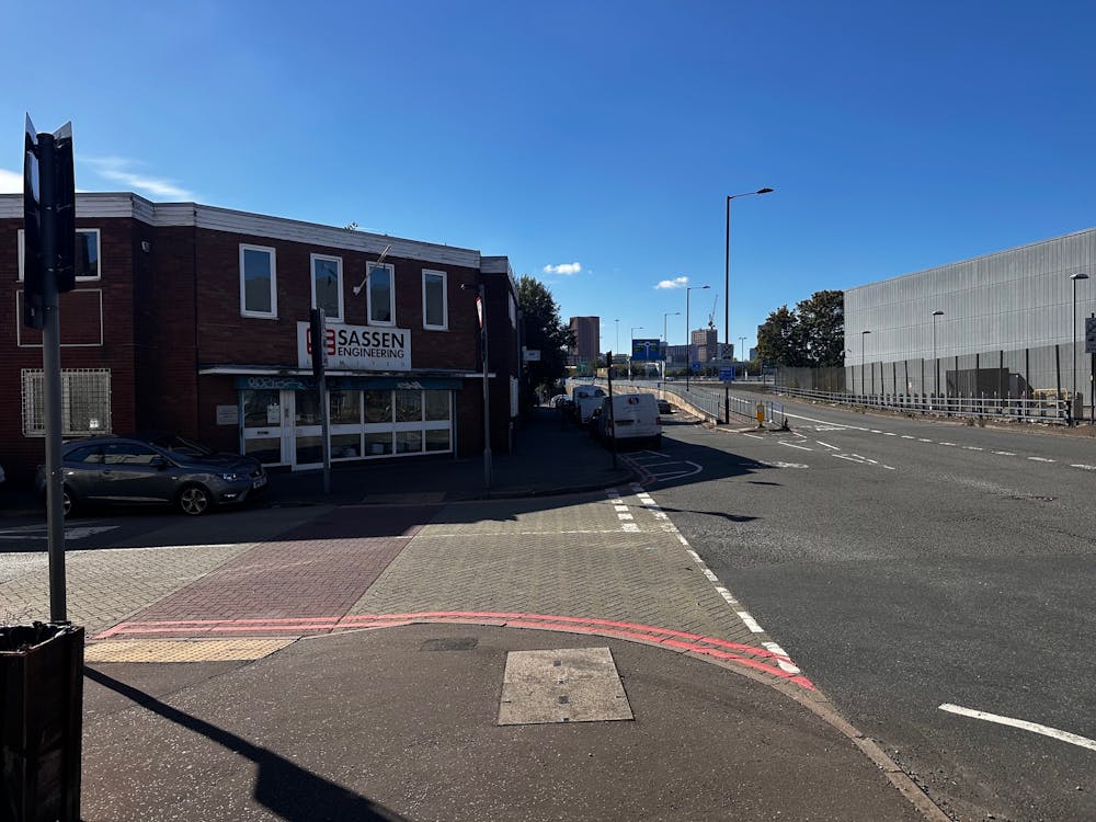 19 Aston Road North - p4.jpeg