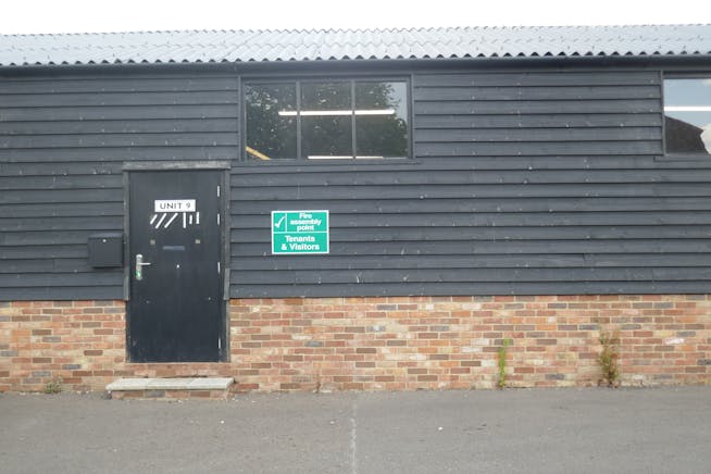 Unit 9, Crumps Farm, Sawbridgeworth, Industrial To Let - P1020920.JPG