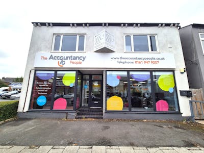 386 Buxton Road, Stockport, Office / Retail To Let - 20250717_124205.jpg