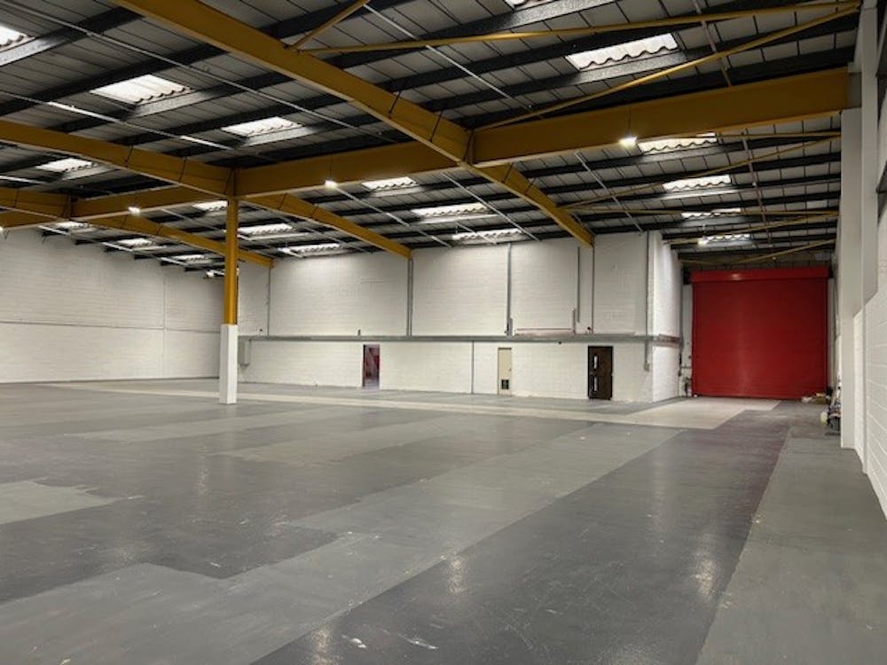 Unit 34-36 London Industrial Park, 34 Eastbury Road - Warehouse 2.jpg