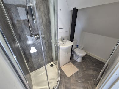 14 High Street, Stone, Residential / Retail For Sale - 20260429_143616.jpg