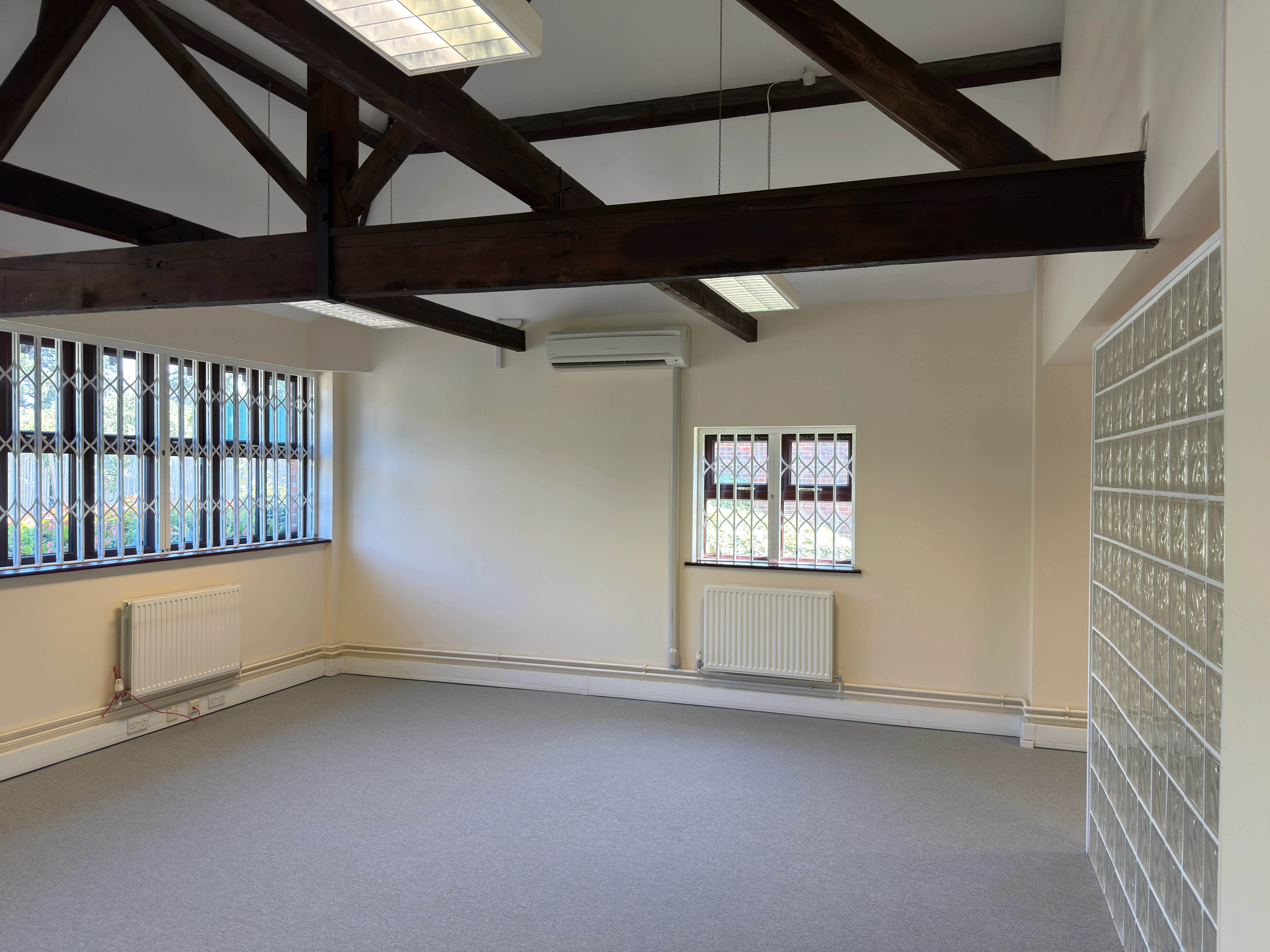 Office Suite, Unit 7 Lidstone Court, Slough, Offices To Let - 20260706_115427247_iOS.jpg