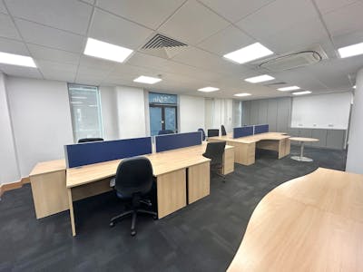 Chertsey House, 61 Chertsey Road, Woking, Office To Let - office3.jpg