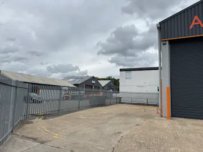 Unit A2 Vale Industrial Estate, Watford, Industrial / Light Industrial / Warehouse To Let - IMG_5999.jpeg