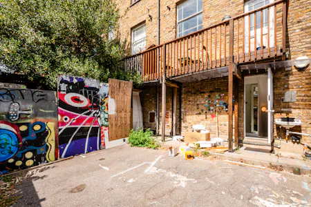 Ground floor & basement, 28 Cheshire Street, London, Leisure / Office / Retail Lease Assignment - Cheshire St 28 - 2.jpg