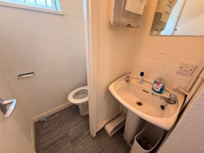 64-64a London Road, Southend-On-Sea, Residential Flat / Retail For Sale - WhatsApp Image 2026-06-10 at 4.30.35 PM (4).jpeg