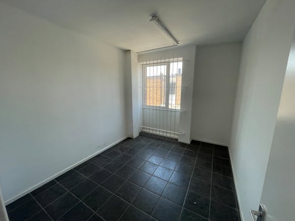 Unit 14, Riverside Walk, Thetford, Retail To Let - IMG_8219.jpeg