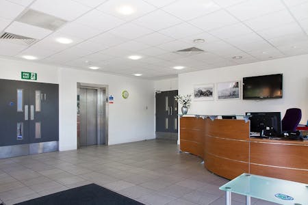 2nd Floor Offices, Southpoint, Crawley, Office To Let - ezgif247910cb148.jpg