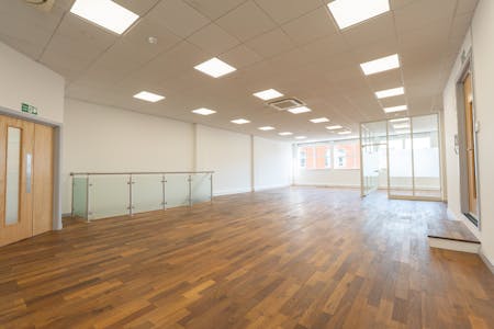Ground Floor, 96-99 Queens Road, Brighton, Retail To Let - DSC08315.jpg
