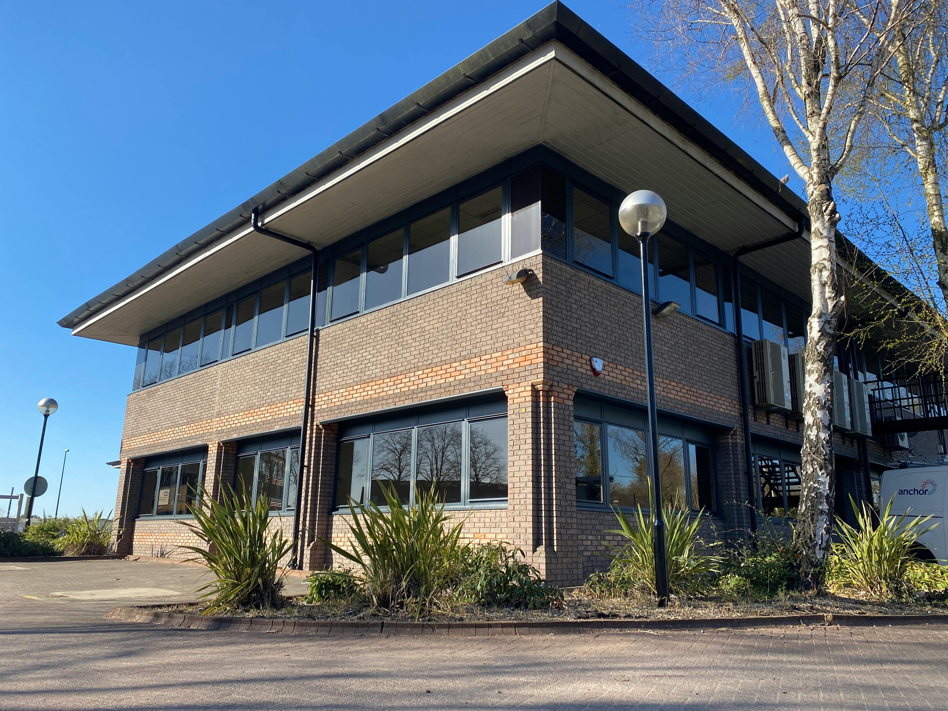 Office in Crawley - photo 3