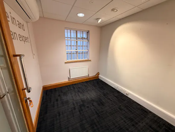78 High Street, Rayleigh, Office / Retail For Sale - 31be3f17-c33b-4778-bfbf-431cea06813d.JPG