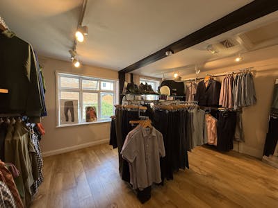 24 The Square, Winchester, Retail To Let - IMG_1351.jpg