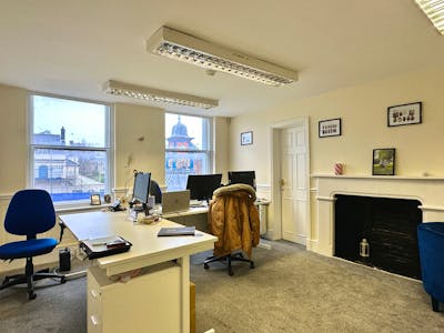 48 High Street South, Dunstable, Office To Let - IMG_5219.JPG