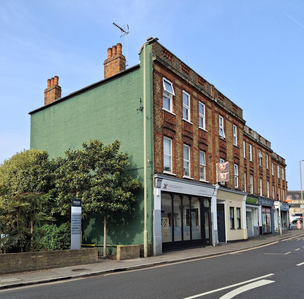189 High Street - Egham side view 2.jpg