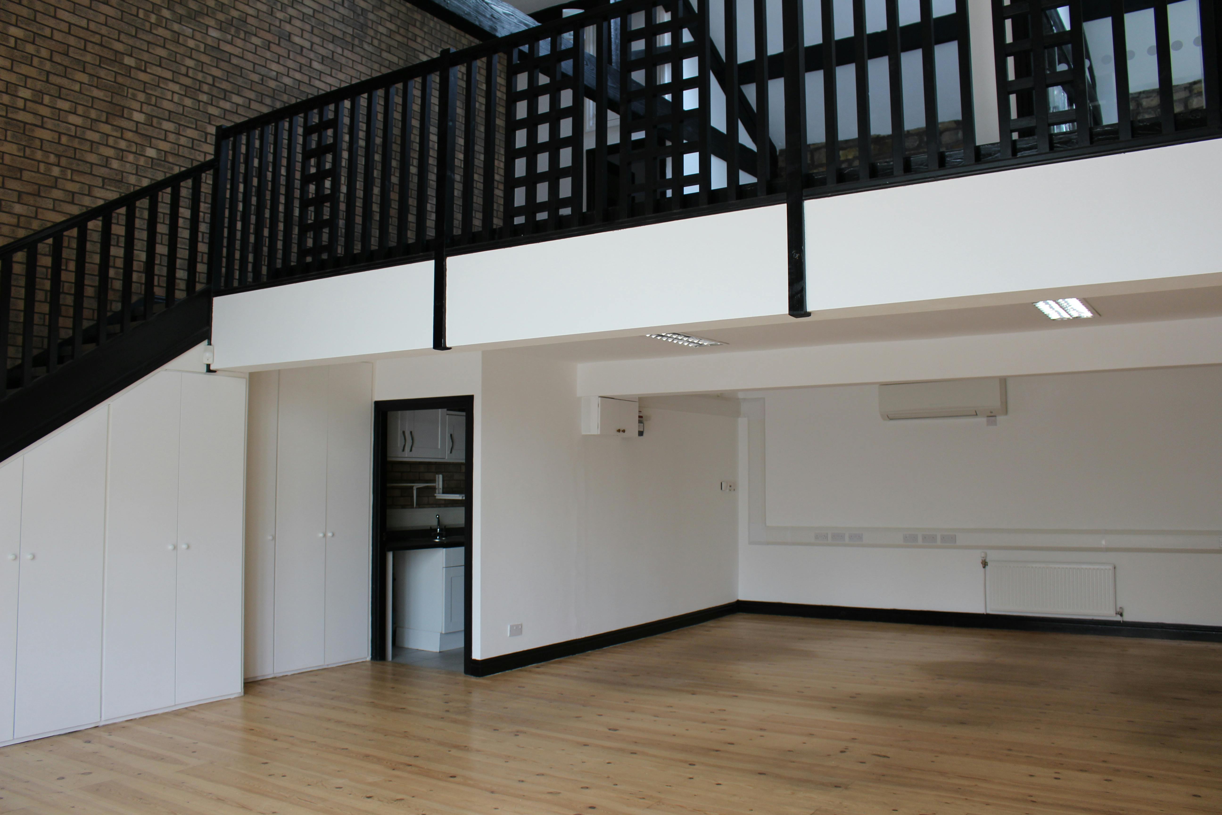 3 Moorfield Chambers, Moorfield Crescent, Leeds, West Yorkshire, LS19 7EA