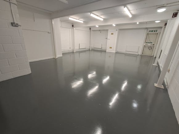 Unit 7 Progress Business Park, Progress Way, Croydon, Industrial To Let - 20250415_104256.jpg