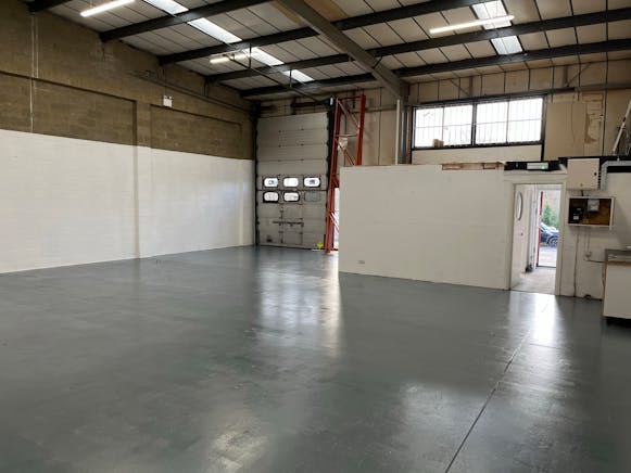 Unit 5A Bessemer Crescent, Rabans Lane Industrial Estate, Aylesbury, Industrial To Let - Internal 1.JPEG