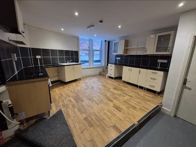 8 The Rock, Bury, A3 (Restaurants and Cafes) / Restaurant / Cafe / High Street Retail To Let - Kitchen