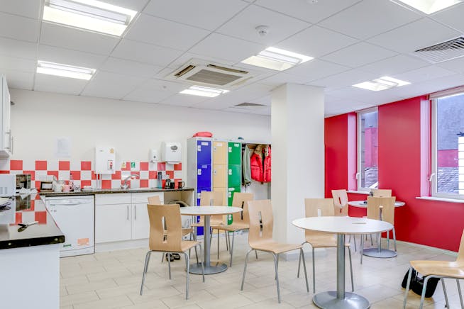 1-5 Market Street, Bolton, Office / Retail For Sale - Barclays Bolton  Internals Web19.jpg