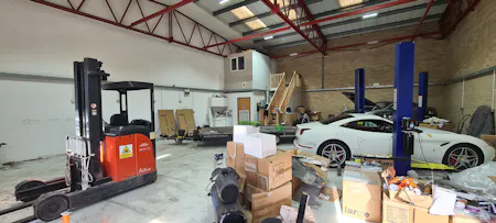 Unit 4 Boundary Business Centre, Boundary Way, Woking, Industrial To Let - 20231017_121819.jpg