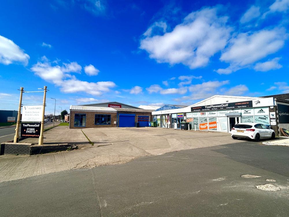 Village Fabrics, Bicester, Retail / Trade Counter Lease Assignment - IMG_7369.jpg