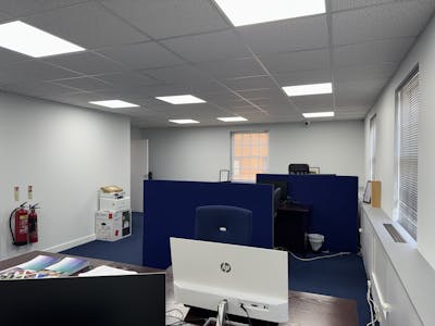 Roman House, Elstree, Office To Let / For Sale - IMG_4681.jpg