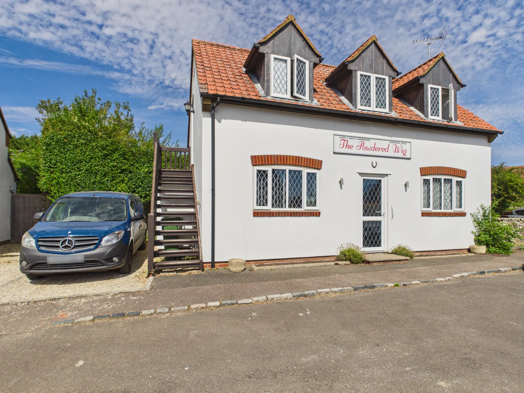 34 Dollicott, Aylesbury, Retail To Let - CAM05222G0-PR0106-STILL002.jpg
