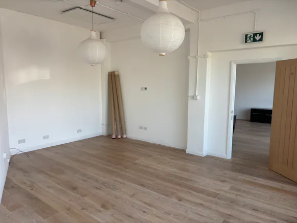 11-13 Station Parade, Cookham, Retail To Let - IMG_0190.JPEG