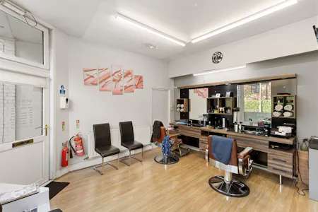12 Kings Road, Fleet, Retail To Let - 49eECrbQ.jpeg
