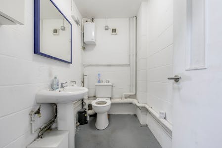 Unit 40, London, Industrial For Sale - 40 cromwell ind est-4523.jpg