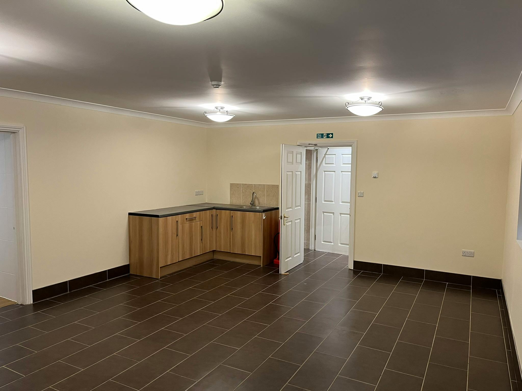 Tittershall Lodge, Kingswood Lane, Aylesbury, Land / Offices / Retail To Let - IMG_2821.JPEG