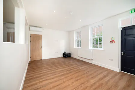 Ground Floor, 3 Theobald Court, Borehamwood, Office To Let - P04.jpg