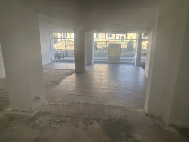 29 Bank Street, Melksham, Retail To Let - IMG_9707.jpg