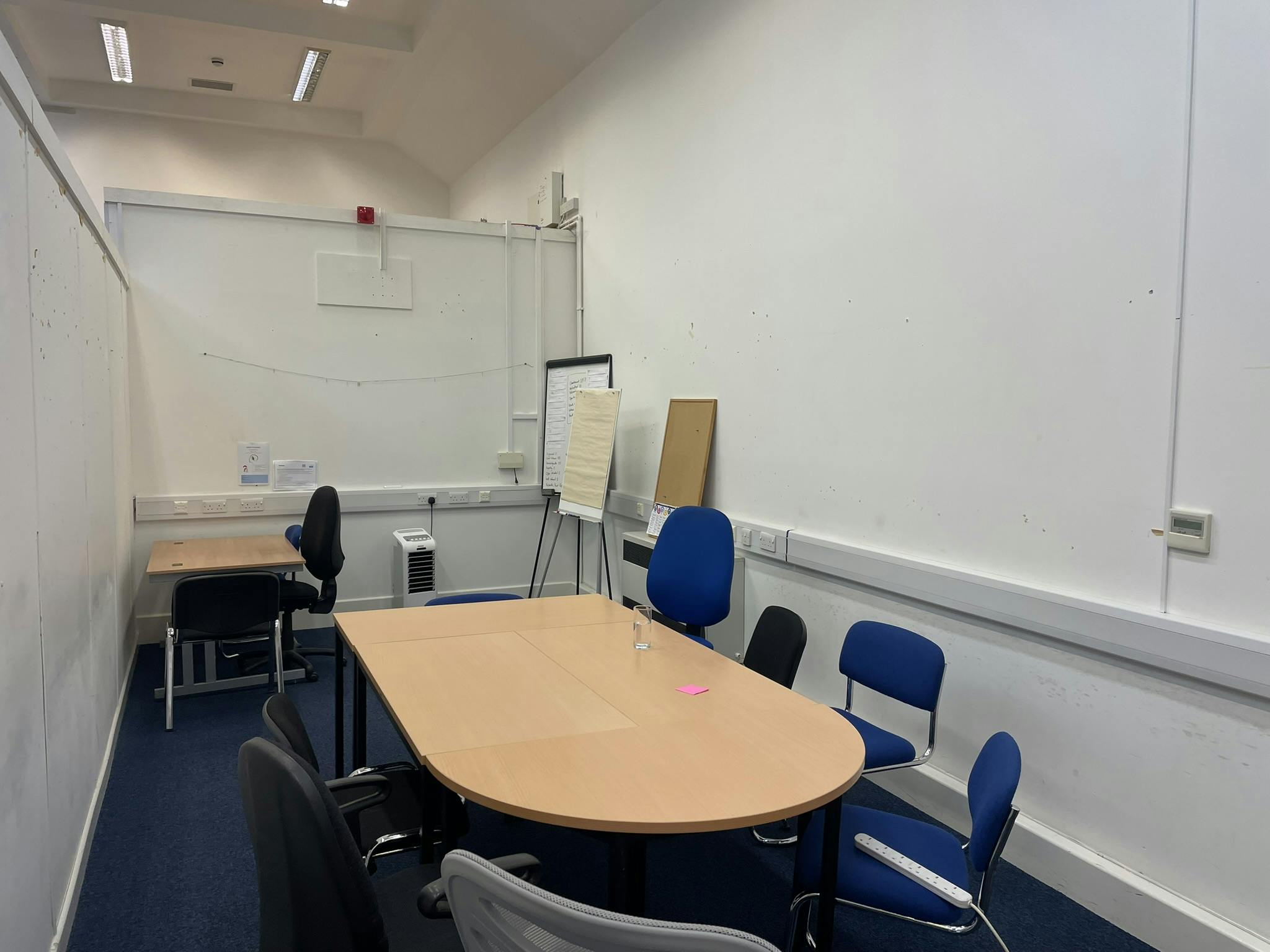 1st Floor, 6 Bank Buildings, Hastings, Office To Let - IMG_3357.JPEG