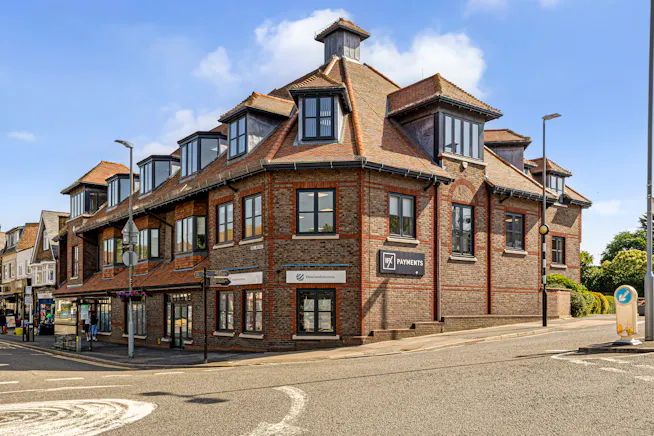 Ground Floor Office, 5 Chalfont Court, Amersham, Offices To Let - 111059_Ground Floor 5 Hill Avenue (4).jpg