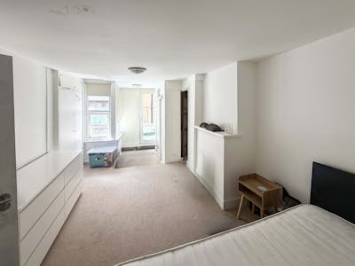 Prime Mixed-Use Fitzrovia Building, 89 Charlotte Street, London, Investment / Mixed Use / Residential For Sale - IMG_1071.jpg