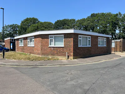 Linchmere Place, Ifield, Crawley, Industrial / Light Industrial To Let - WEB FRONT IMG_0794.JPG