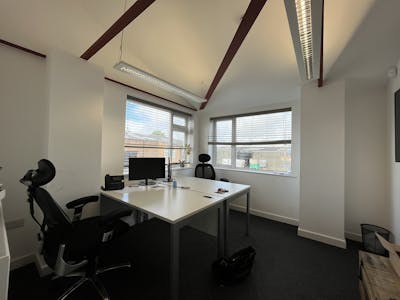 Fairbank House, 5-7 Moorfield Close, Leeds, Office To Let - IMG_5578.JPG