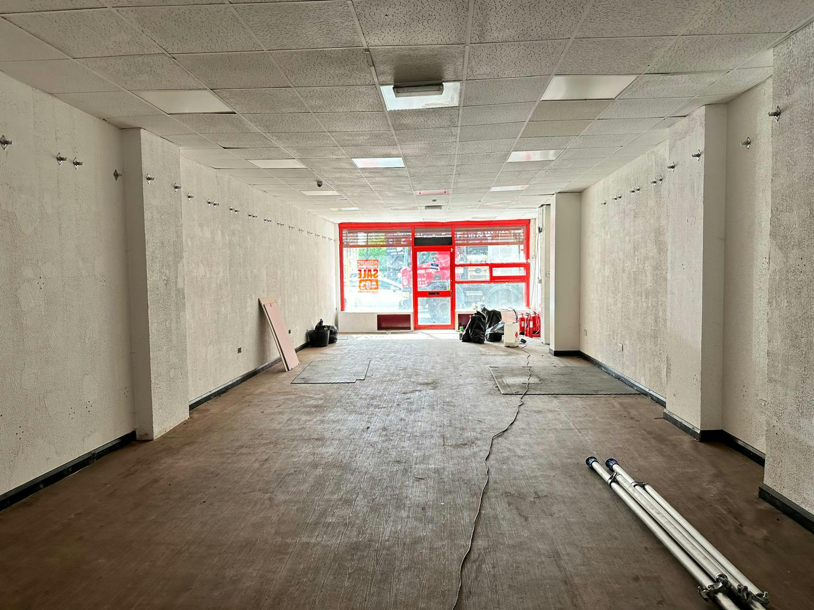 299 North End Road, London, Retail To Let - 3fc2164c-f4fa-4838-9adc-887d8b3ba7f5.jpg