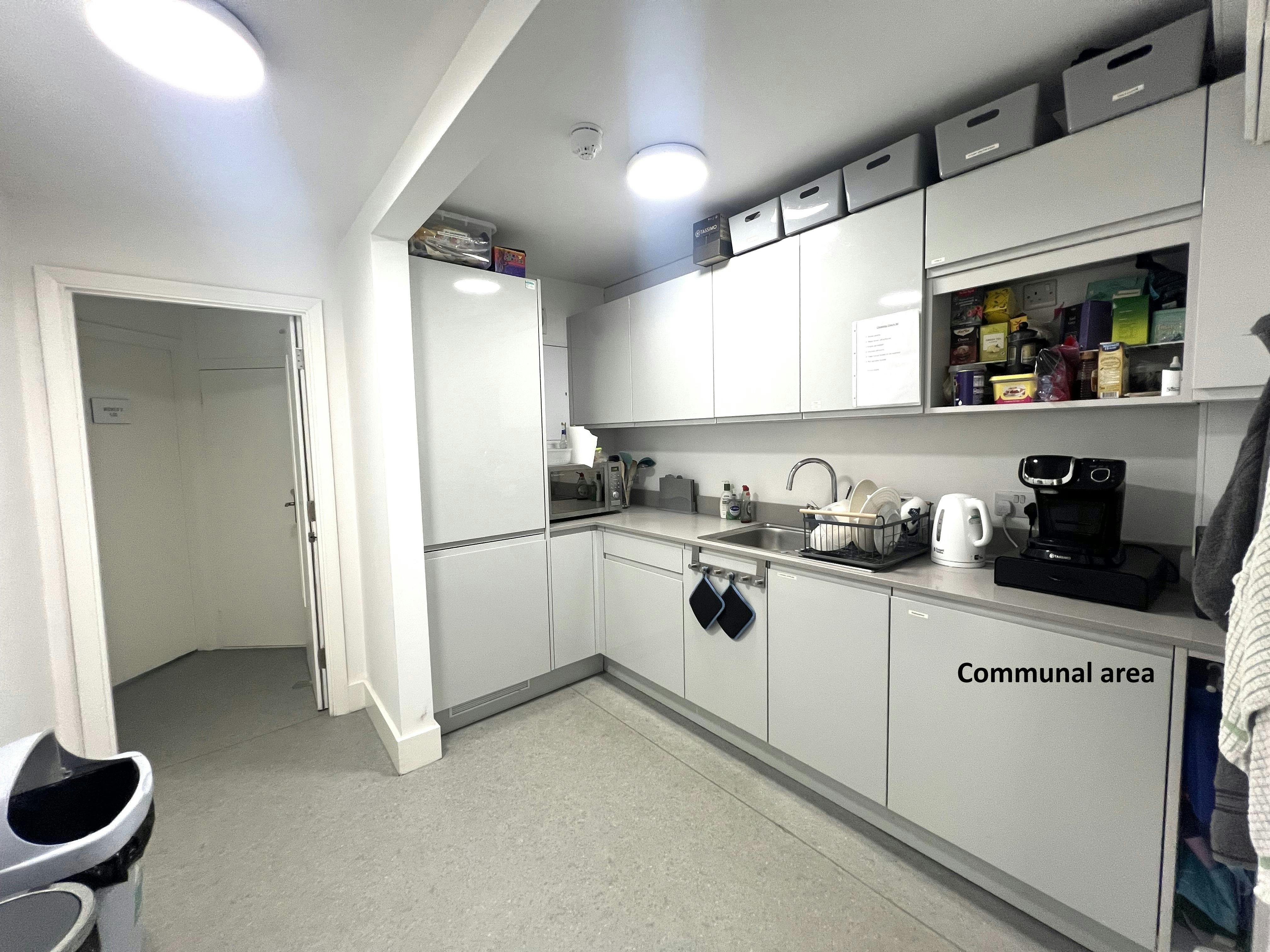 Richmond House, Horsham, Office To Let - IMG_9417 named.jpeg