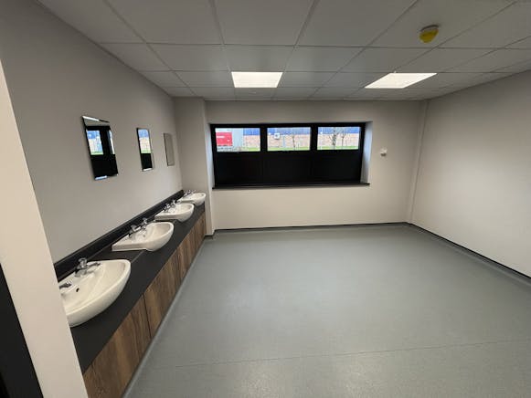 Unit B James Watt Close, Hawksworth Trading Estate, Swindon, Industrial To Let - IMG_6911 low.jpg