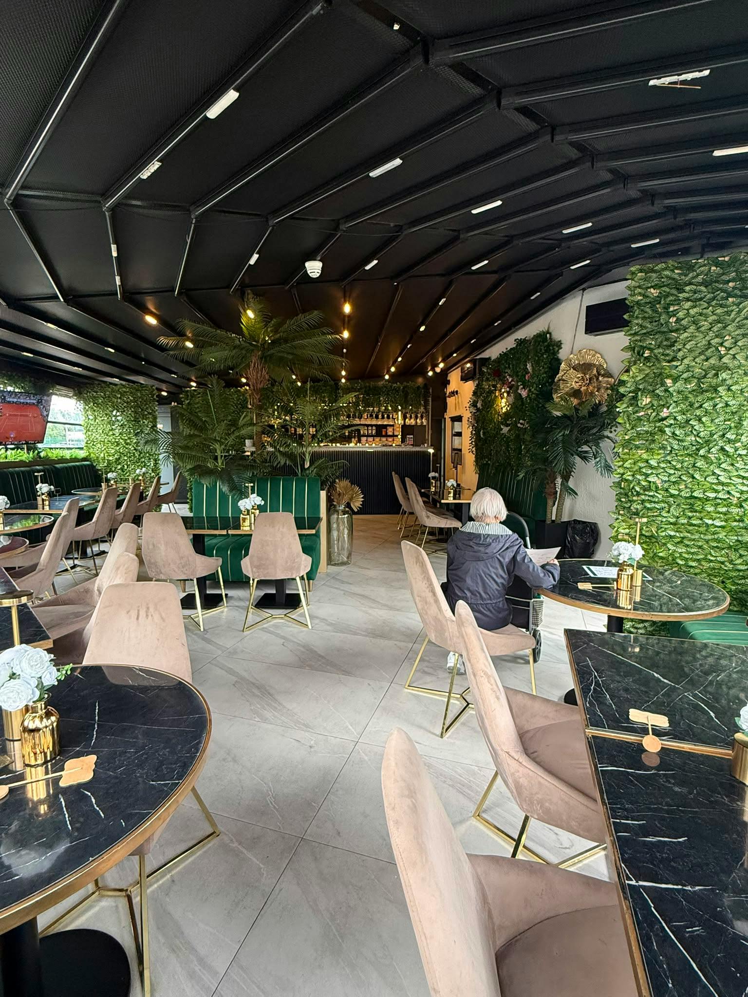 1 Chase Cross Road, Romford, Restaurant To Let - WhatsApp Image 2026-06-05 at 21.30.13 (2).jpeg