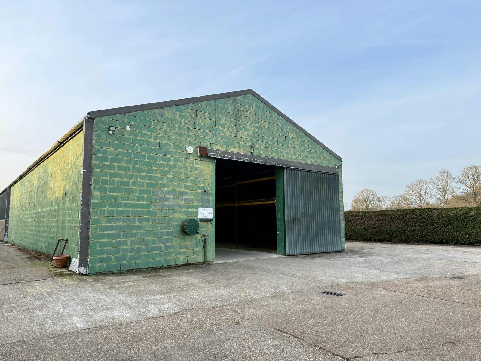 Industrial Unit in Waterlooville - photo 2
