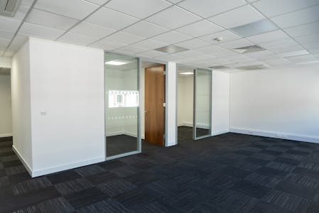 St. Andrews House, Leeds, Office To Let - DSC02841.jpg