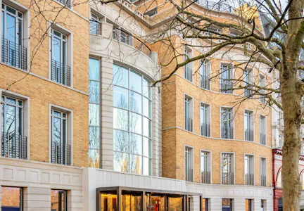 1 Knightsbridge, London, Office To Let - Ext