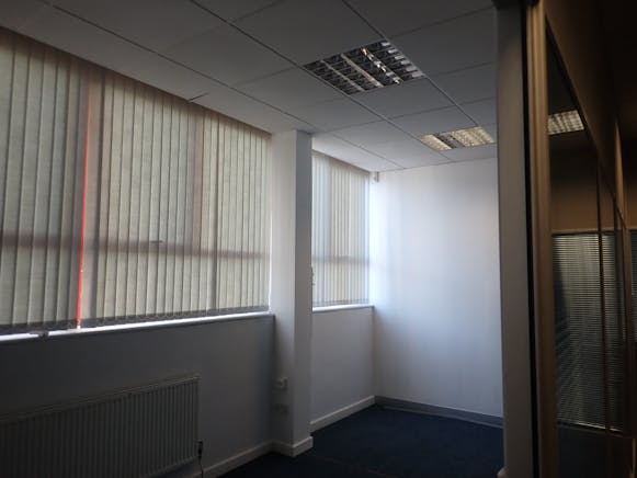 Circle Line House, Harlow, Offices To Let - PC140003.JPG